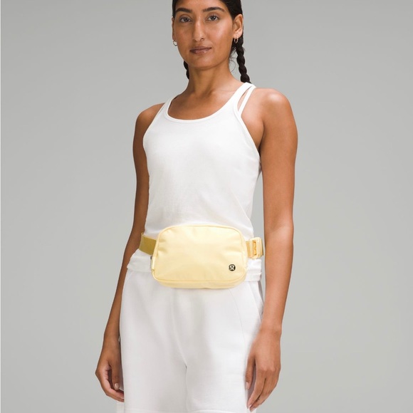 NEW LULULEMON EVERYWHERE BELT BAG SWIRL YELLOW - Picture 6 of 8